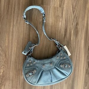 Blue denim shoulder bag